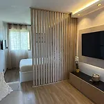 Romance Marine , Face à La Apartamento