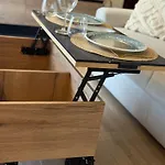 Romance Marine , Face à La Apartamento
